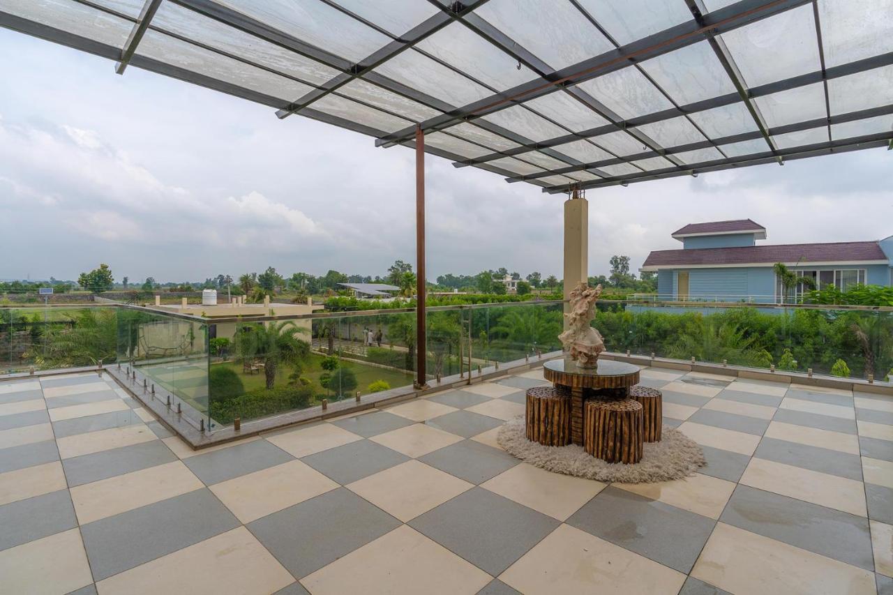 Stayvista At Blanc Belle With Outdoor Pool Sohna Exterior photo